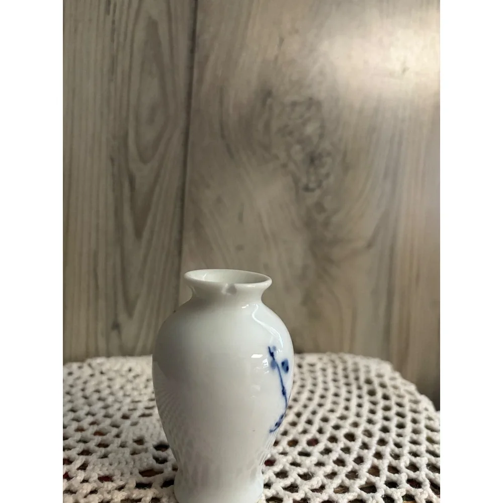 Miniature Blue and White Porcelain Bud Vase Floral Chinoiserie 3 Inch China